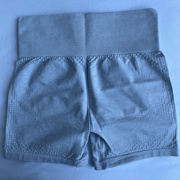 Gymshark Vital Seamless Shorts - Light Grey - Picture 3 of 5